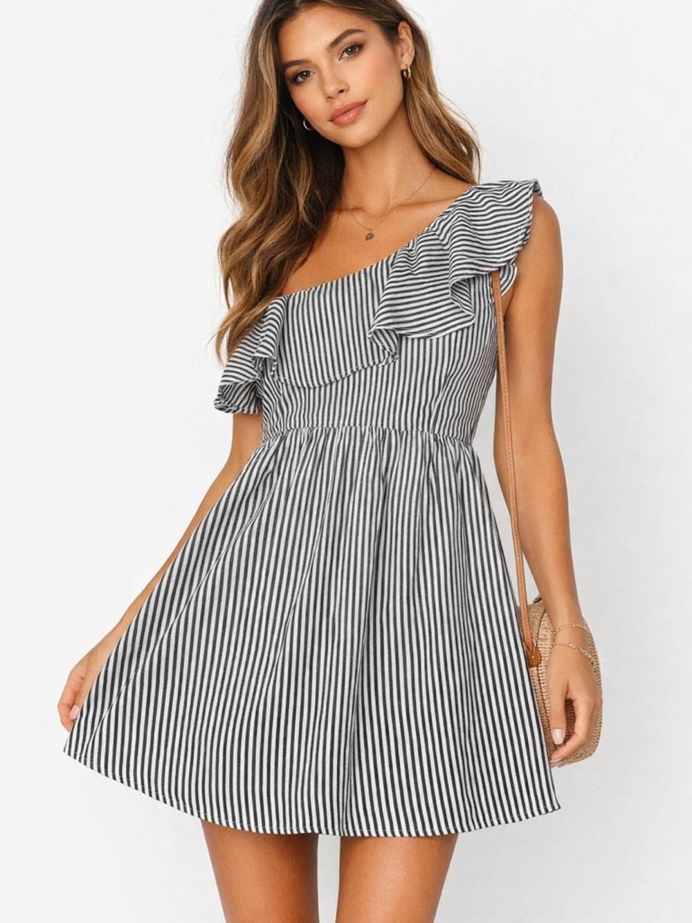 J.O.A One Shoulder Striped Ruffle Dress gray White
Cotton Mini Fit
Flare